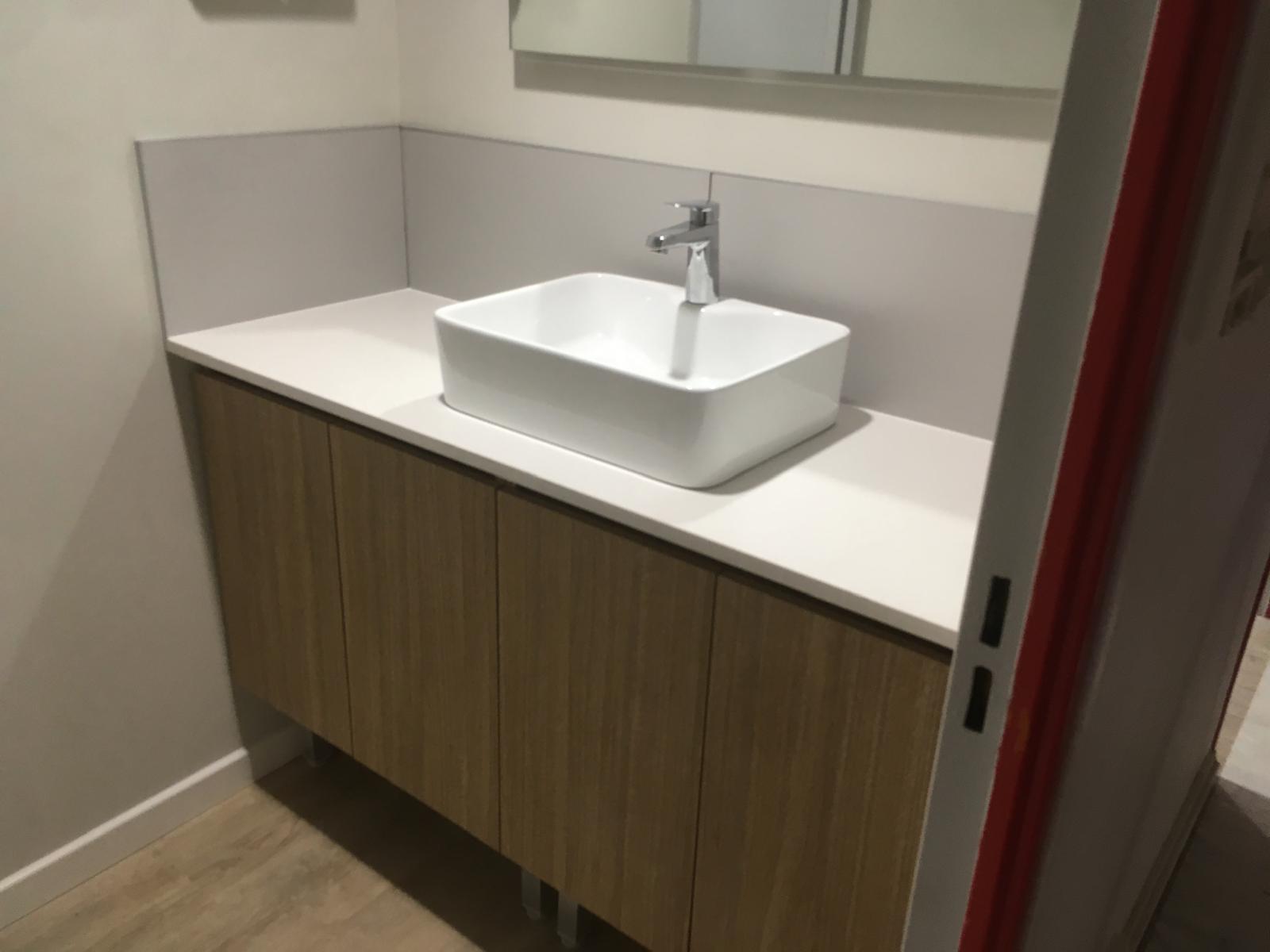 Vasque sur meuble bois